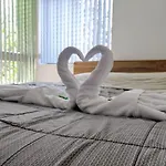 Anenske - Privatni A Tiche S Hotelovym Servisem, S Balickem Bonusu A S Vlastnim Parkovanim Za Zavorou - By Relax הַרָכוֹב