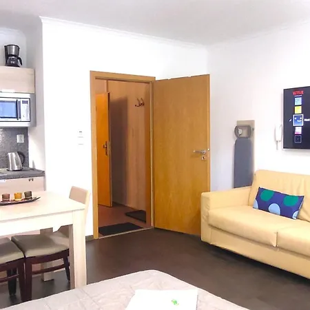 Anenske - Privatni A Tiche S Hotelovym Servisem, S Balickem Bonusu A S Vlastnim Parkovanim Za Zavorou - By Relax דירה